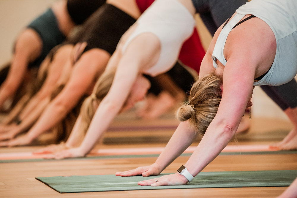 HOW TO CHOOSE THE RIGHT YOGA MAT FOR YOUR PRACTICE HOW TO CHOOSE THE RIGHT YOGA MAT FOR YOUR PRACTICE